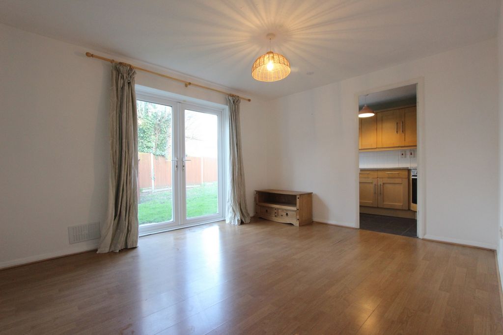 Property photo 2 of 10 Photo 3