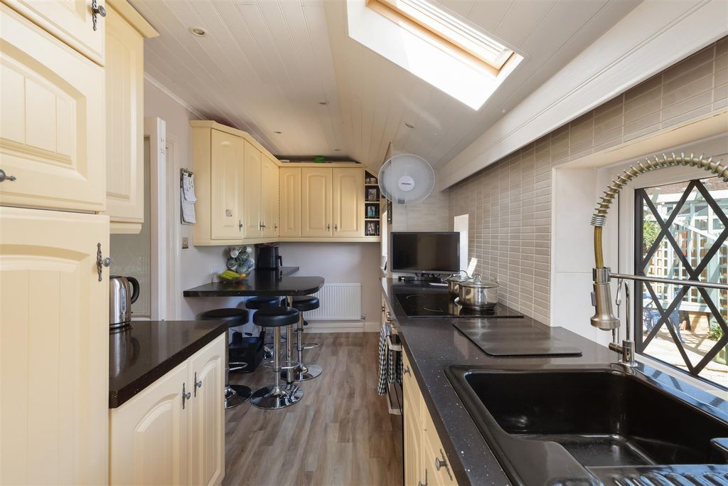 Property photo 3 of 22 The Leas, Chestfield, Whitstable