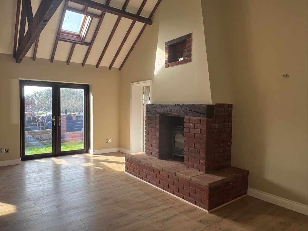 Property photo 3 of 14 Sitting Room