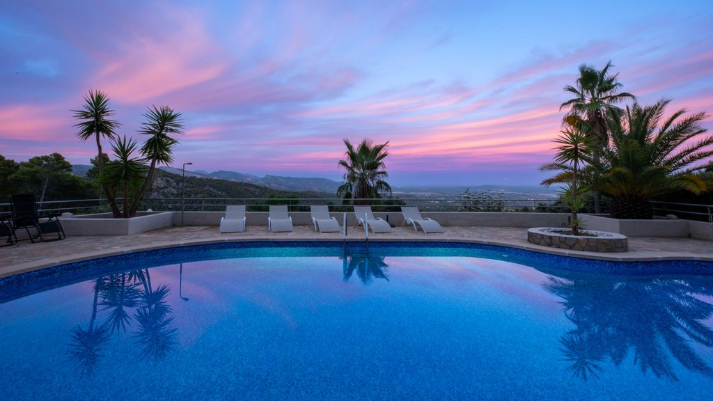 Property photo 1 of 24 001 82294 Small-23 (1).Jpg