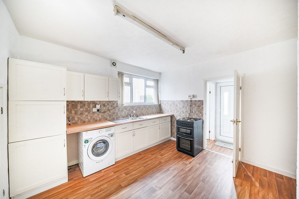 Property photo 3 of 19 1309450-5-6852cd723d9Ba