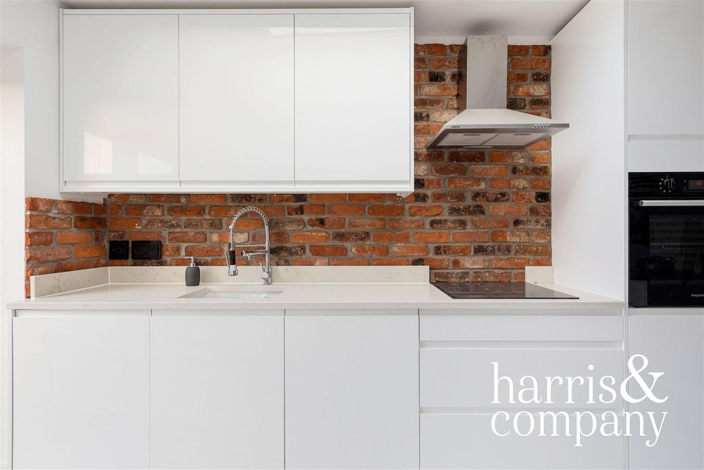 Property photo 2 of 18 Img_0985.Jpg