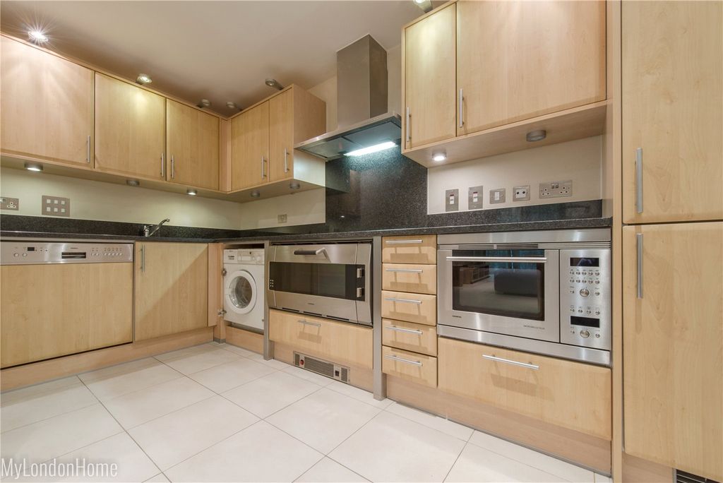 Property photo 2 of 12 Picture No. 16