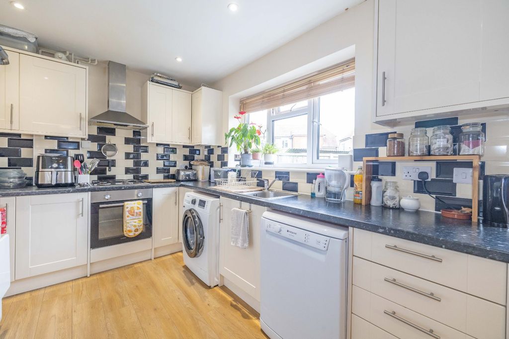 Property photo 3 of 10 Picture 3