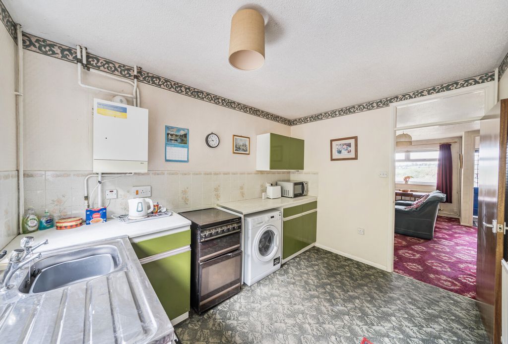 Property photo 2 of 19 1328791-15-687F58...