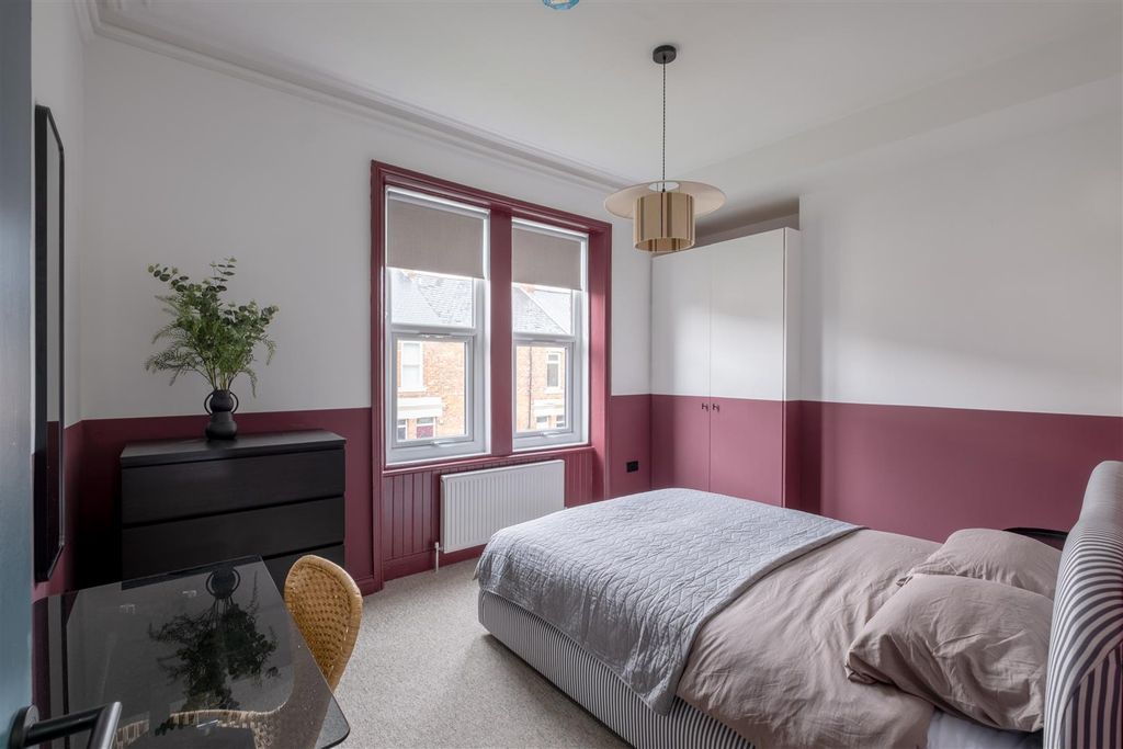 Property photo 1 of 32 35 Fifth Avenue HMO He-16.Jpg