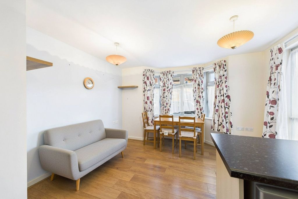 Property photo 2 of 7 Picture No. 13