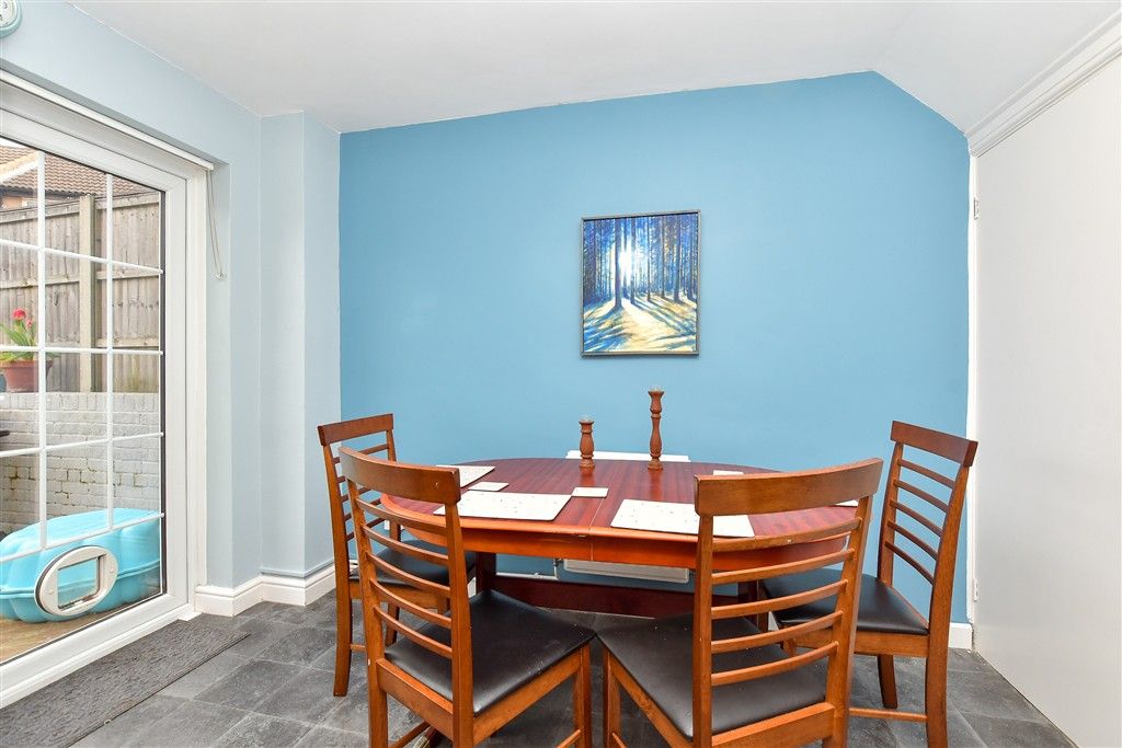 Property photo 3 of 11 Dining Area