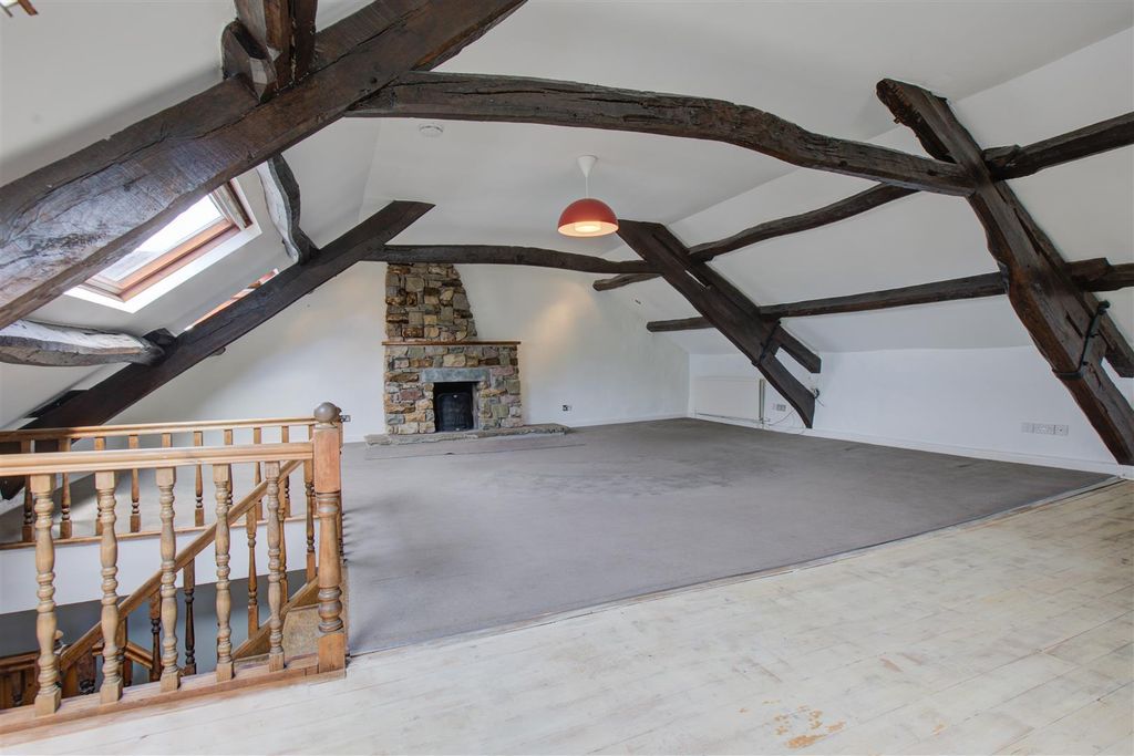 Property photo 3 of 23