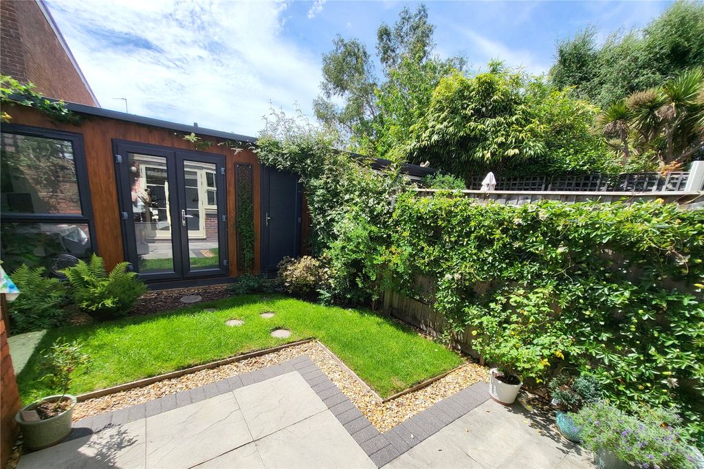 Property photo 2 of 17 Picture No. 77