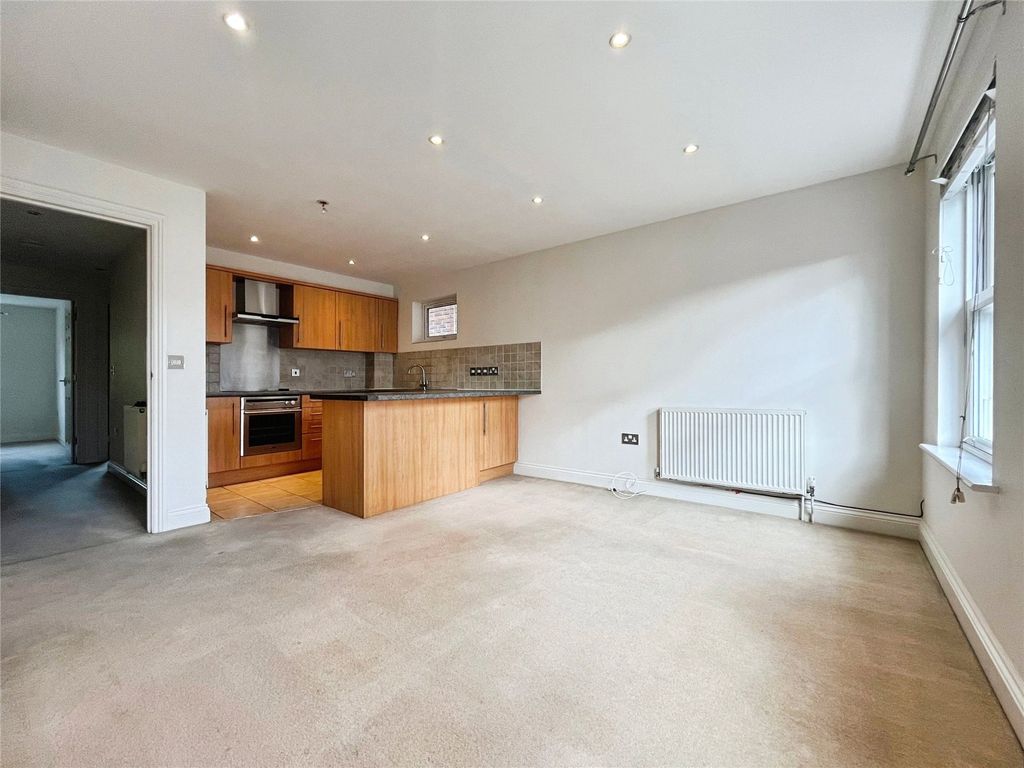 Property photo 3 of 9 Open Plan