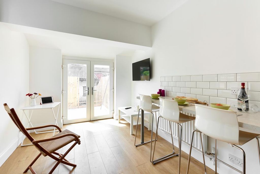 Property photo 3 of 21 Elm Villa, 40 Churchill Road, Brislington, Bristol