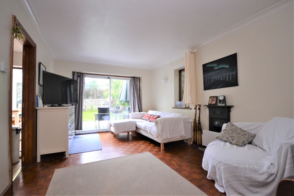 Property photo 3 of 7 Reception