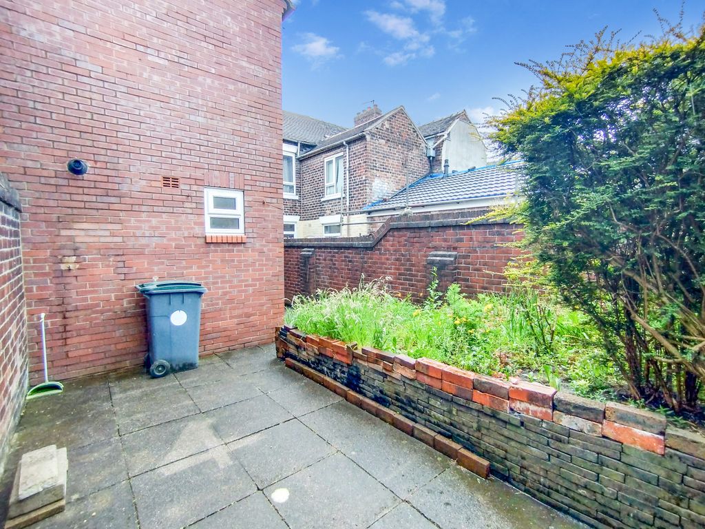 Property photo 2 of 21
