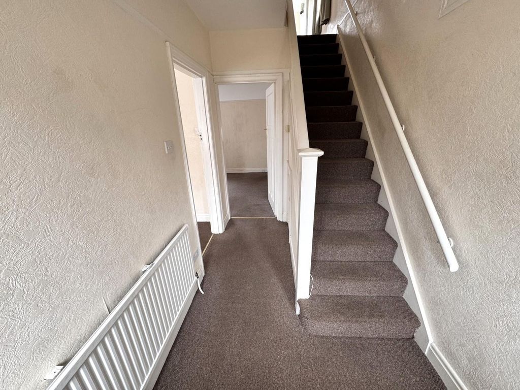 Property photo 3 of 23 Hall