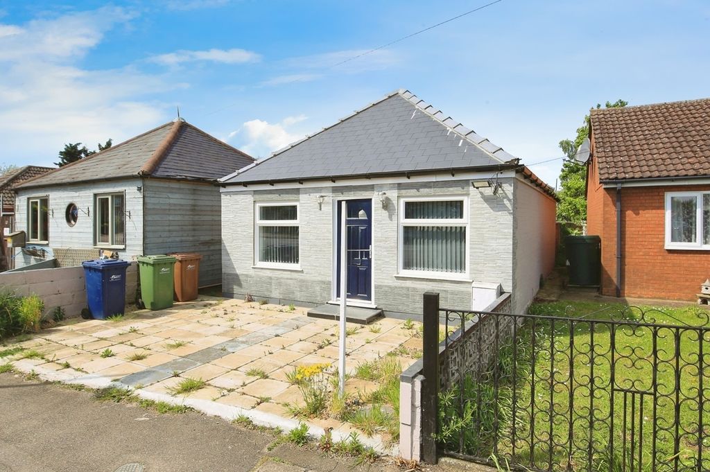 Property photo 1 of 10 Front