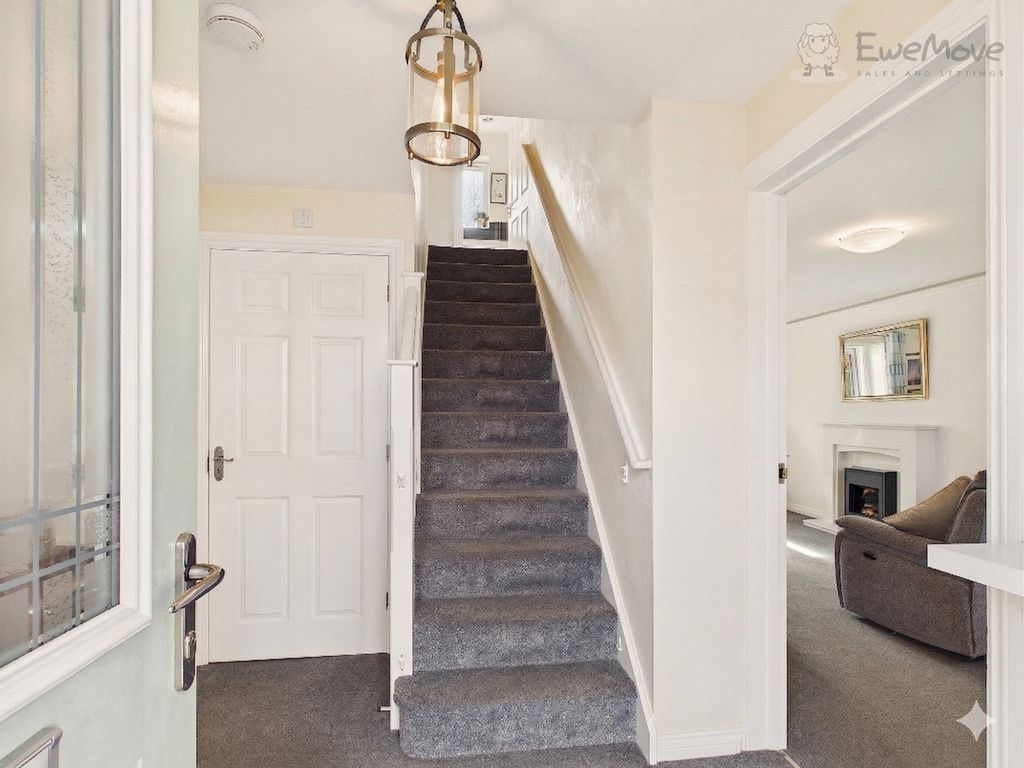 Property photo 2 of 16 Entrance