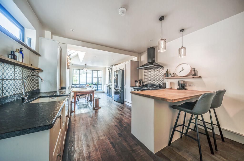 Property photo 2 of 13 Kitchen