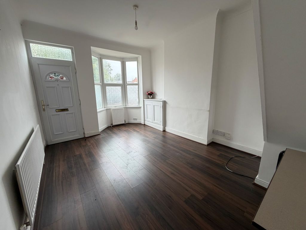 Property photo 1 of 11 Front Lounge