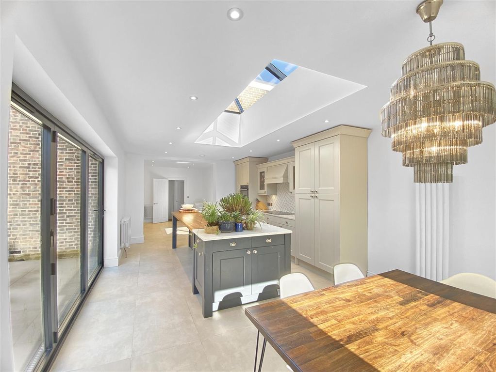 Property photo 2 of 41 7E5Cee416033052E4042d438E394B2Bc0Ae8518d.Jpg