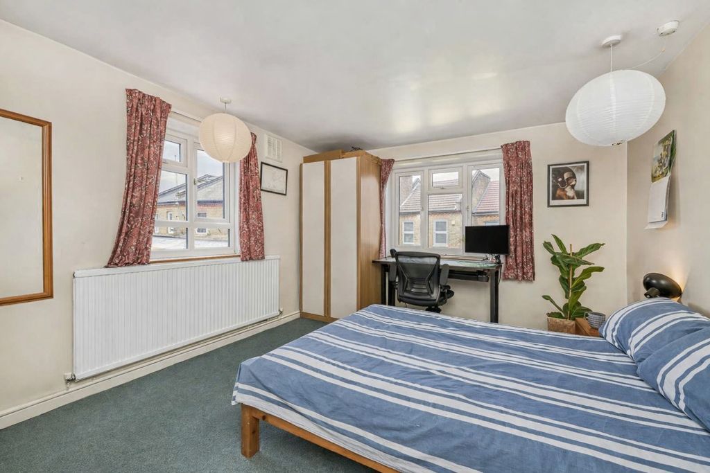 Property photo 2 of 7 Picture No. 29