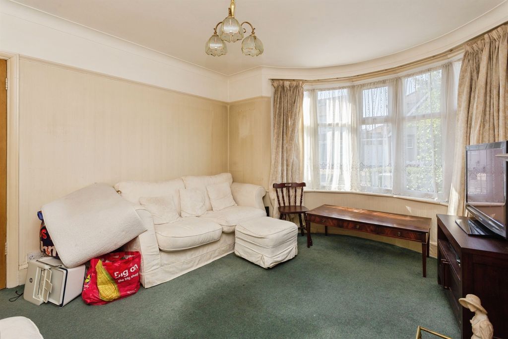 Property photo 2 of 14