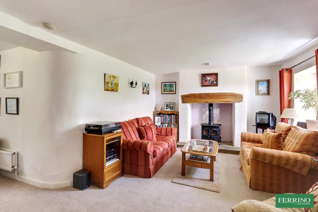 Property photo 3 of 30 Sitting Room