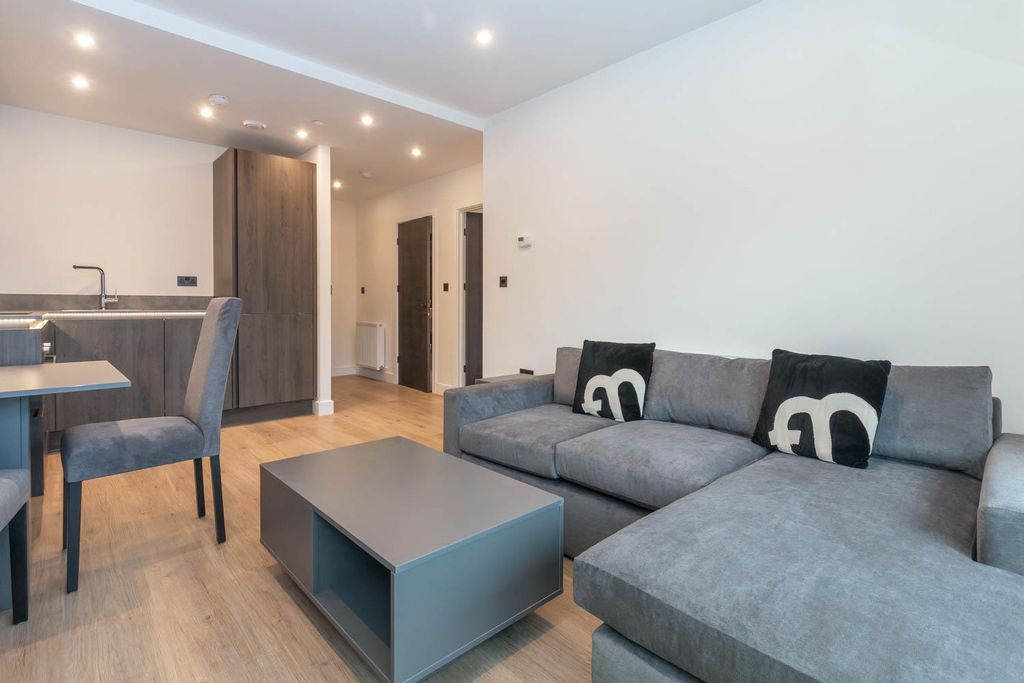 Property photo 2 of 21 Lounge/Dining Room