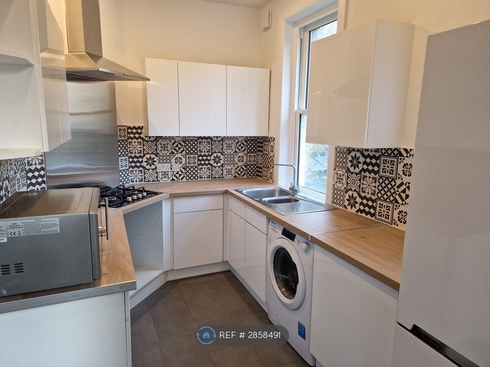 Property photo 2 of 19 Large Kitchen