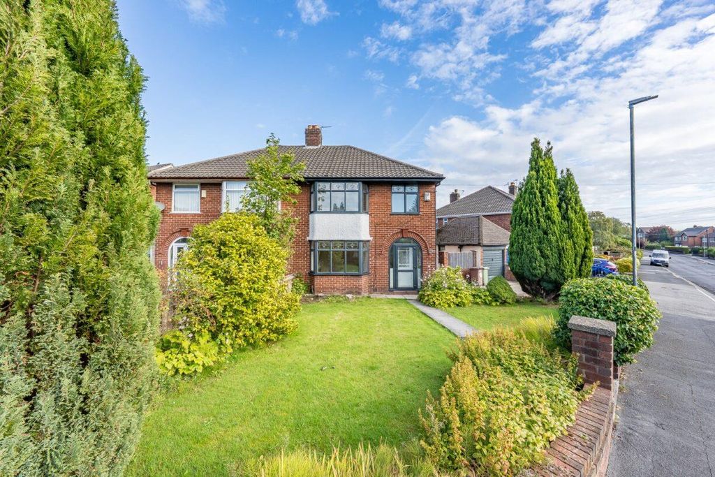 Property photo 1 of 20 55 Fairholme Avenue External.Jpg