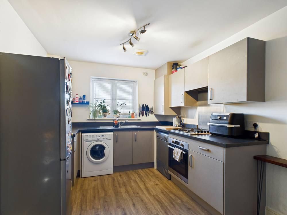 Property photo 3 of 21 Kitchen