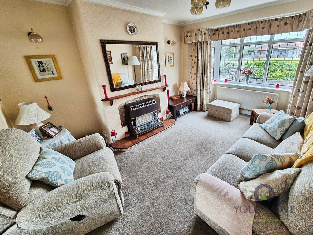 Property photo 2 of 13 Lounge