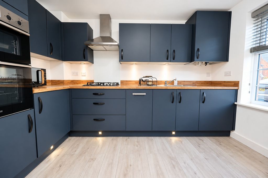 Property photo 2 of 20 6105751