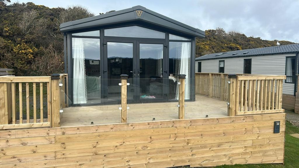 Property photo 2 of 9