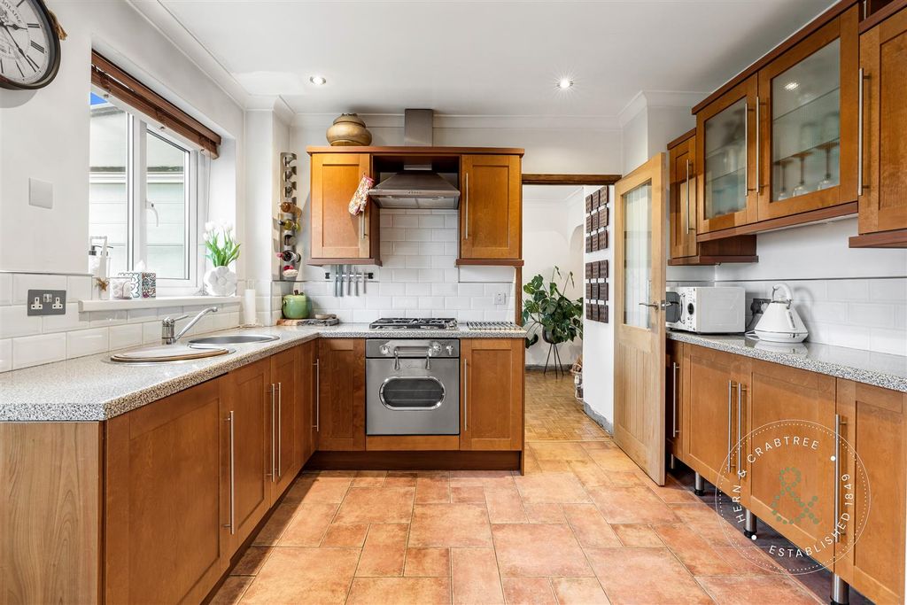 Property photo 2 of 41 Handc-114.Jpg