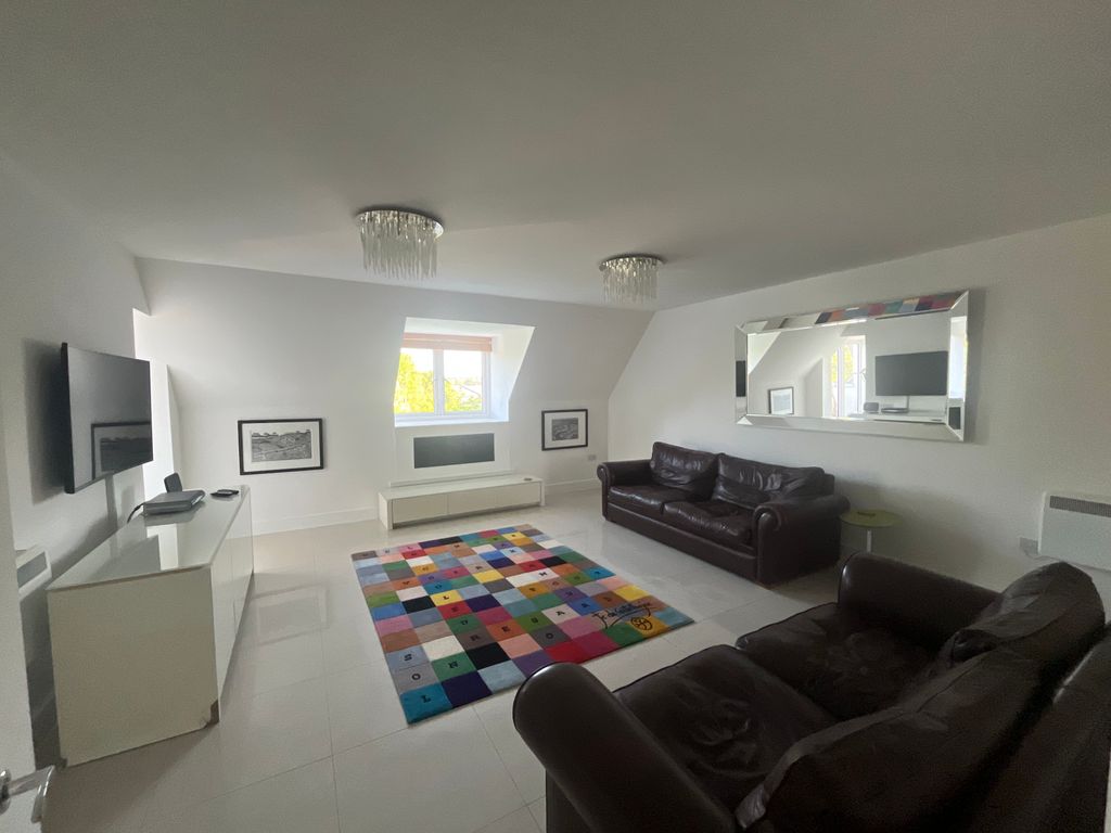 Property photo 2 of 7 Living Room