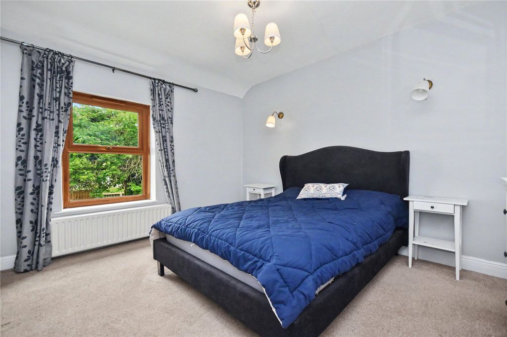Property photo 3 of 12 Picture No. 02