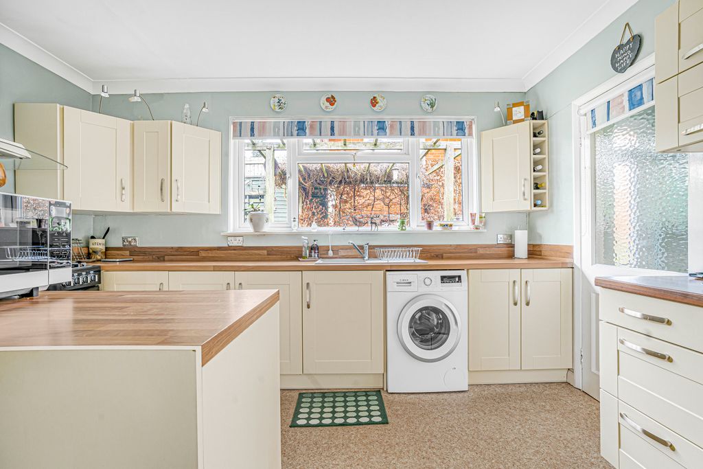 Property photo 3 of 35