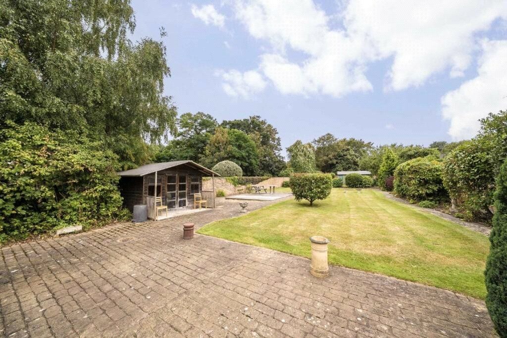 Property photo 2 of 8 Picture No. 14