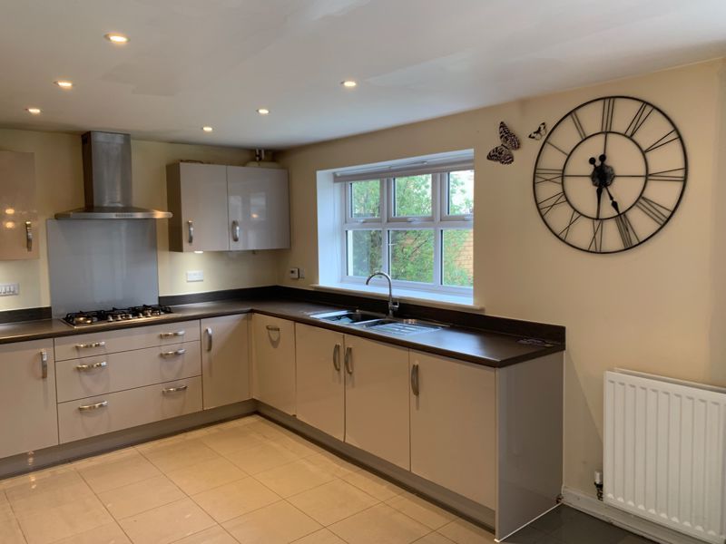 Property photo 3 of 31 Photo 12