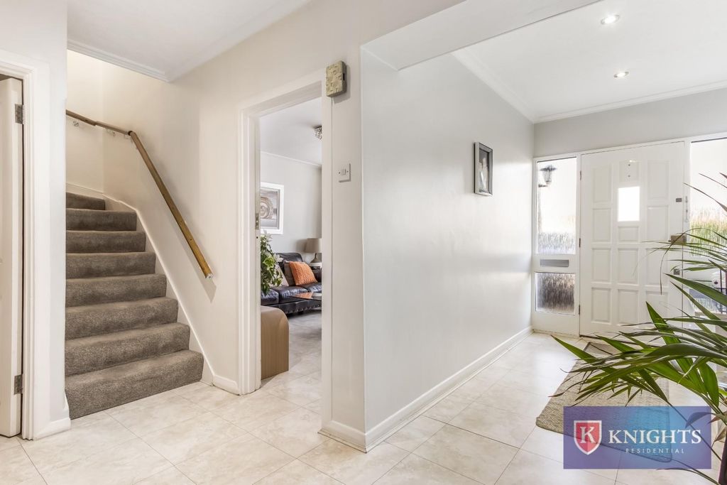 Property photo 2 of 23