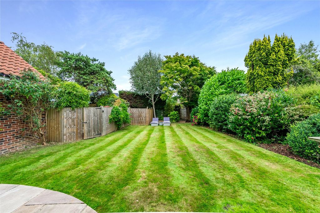 Property photo 3 of 26 Picture No. 27