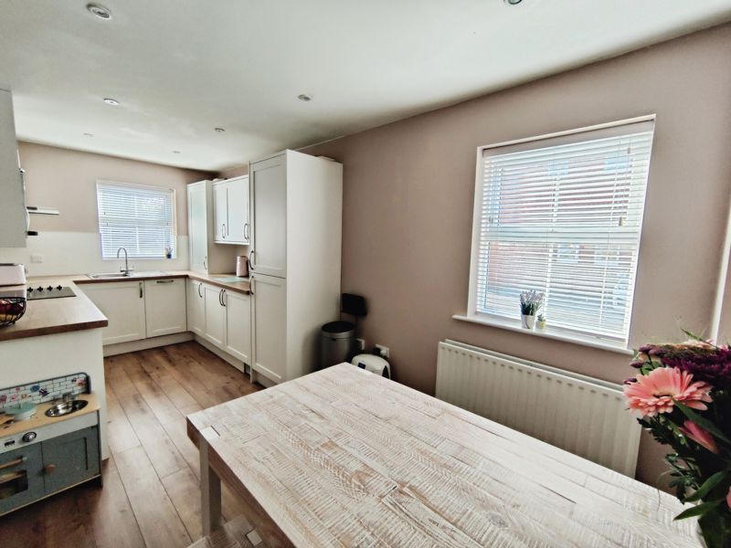 Property photo 3 of 12 Photo 5