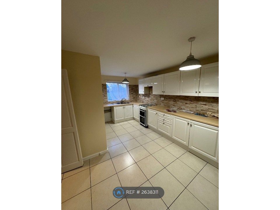 Property photo 3 of 28 Kitchen