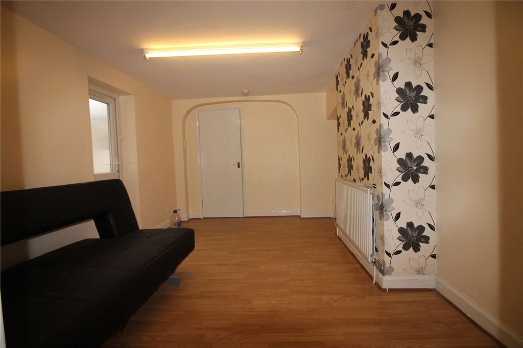 Property photo 2 of 6 Picture No. 01