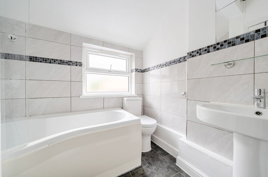 Property photo 3 of 12 1514526-6-6A97E89...