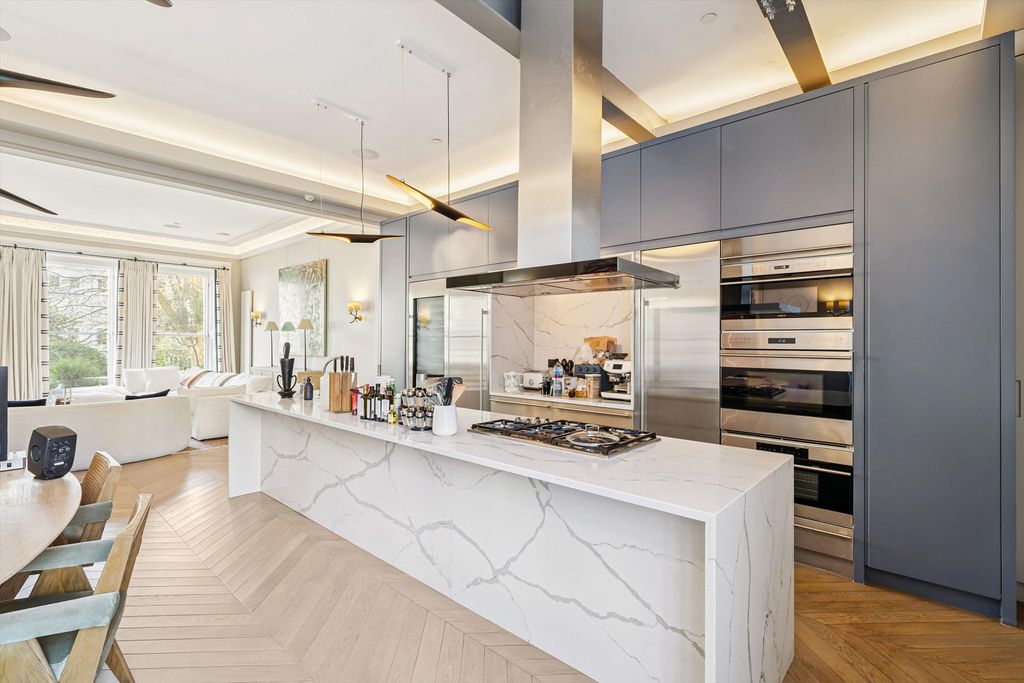 Property photo 3 of 13 Image