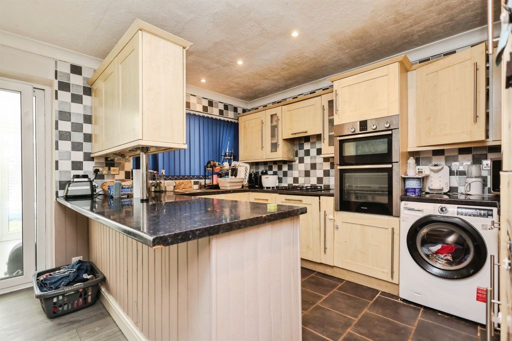 Property photo 3 of 18
