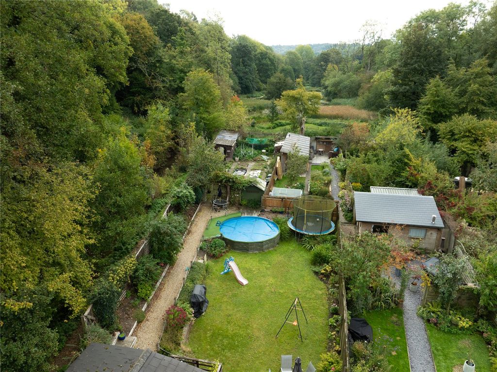 Property photo 2 of 25 Picture No. 39