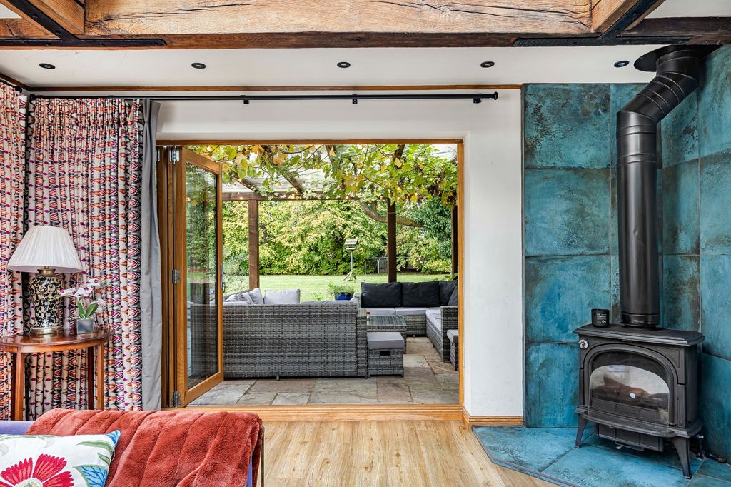 Property photo 2 of 29 Picture No. 25